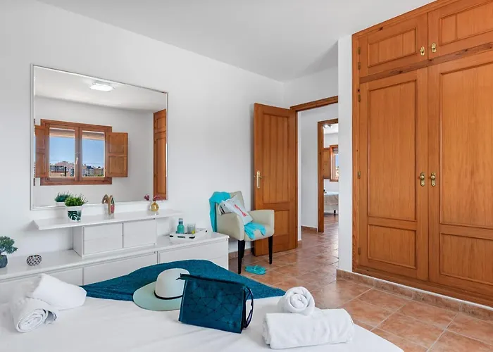 Caseta De Sau - Plusholidays Villa *